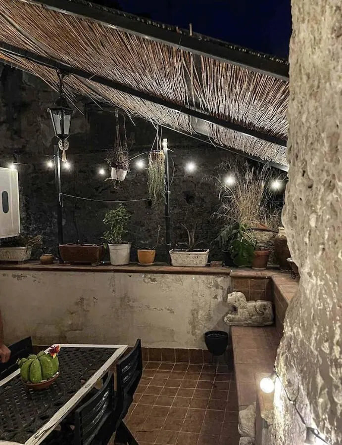 Appartamento In Pieno Centro Storico Con Terrazzo “O'Vicariello” Naples Holiday home