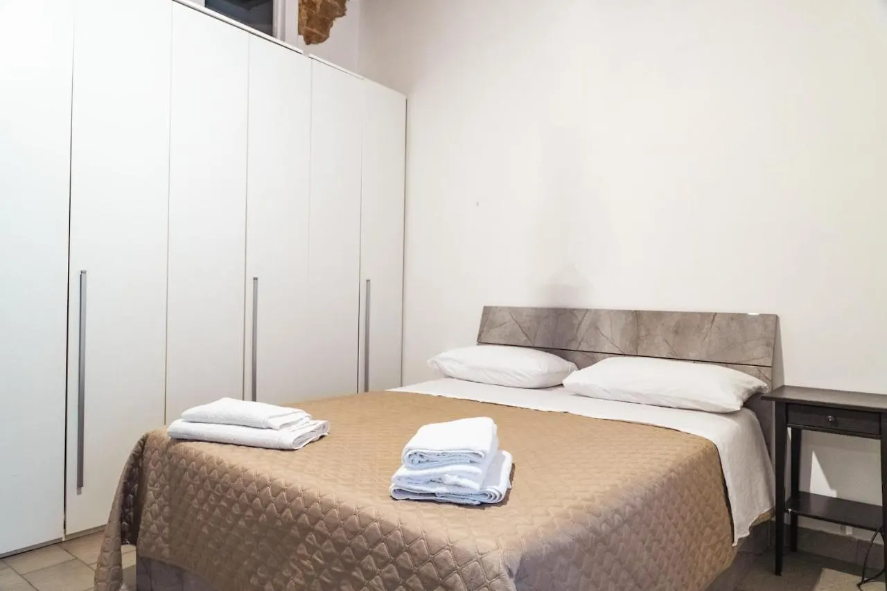 Appartamento In Pieno Centro Storico Con Terrazzo “O'Vicariello” Naples