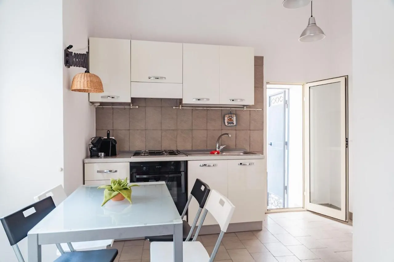 Appartamento In Pieno Centro Storico Con Terrazzo “O'Vicariello” Naples